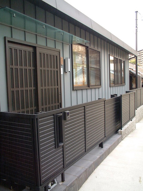 地震時・耐候性に優れた金属鋼板の外壁ファサード｜大阪の設計事務所・建築家：注文住宅の設計