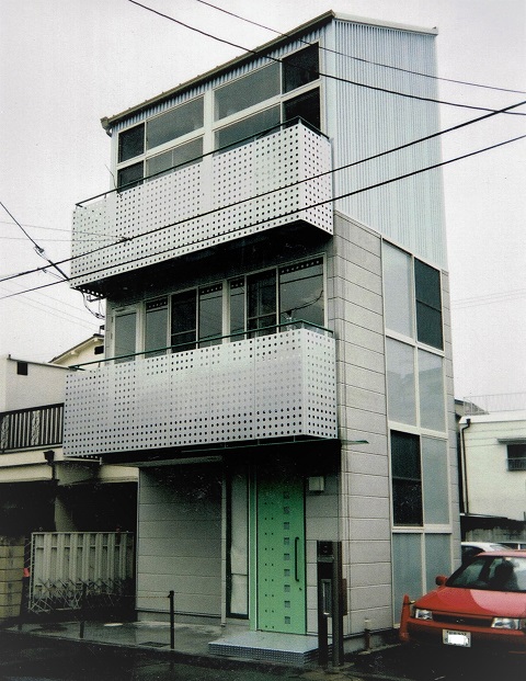 狭小住宅の設計事例：鉄骨構造の小さい家