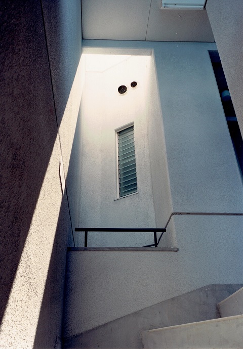 アメニティーの向上に役立つ内部階段の吹き抜け：デザイナーズマンションの設計