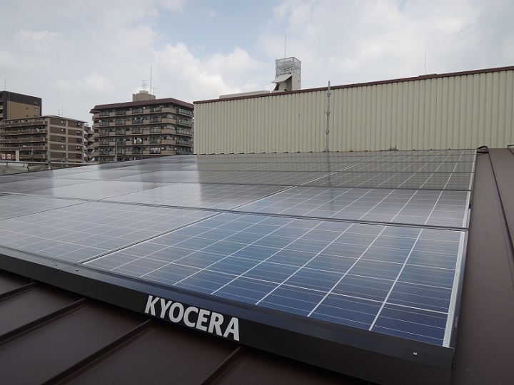 太陽光発電の設置完了｜大阪の設計事務所・建築家：注文住宅設計
