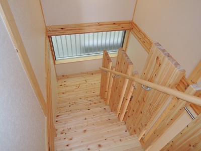 自然素材の階段｜大阪の設計事務所・建築家：注文住宅設計