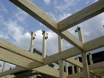 SE構法：柱・梁の組み立て