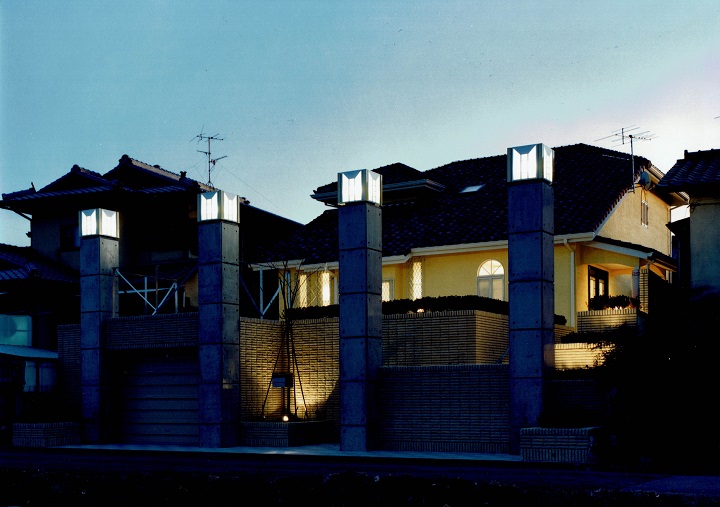 コンクリート構造の住宅　（別荘・セカンドハウス）夕景｜大阪の設計事務所・建築家：注文住宅設計