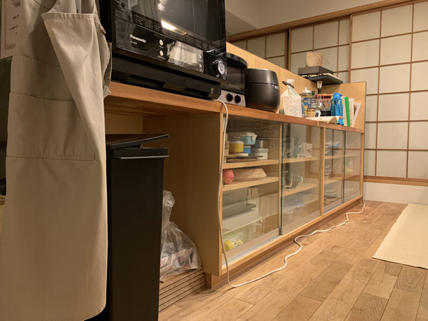 キッチンの煩雑さをリビング ダイニングに持ち込まない食器棚のつくり方 無二建築設計事務所 大阪の建築家 住宅設計 リフォーム