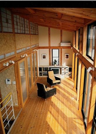 自然素材で造られた音楽ホールにいるような雰囲気｜注文住宅設計：大阪の建築家・設計事務所