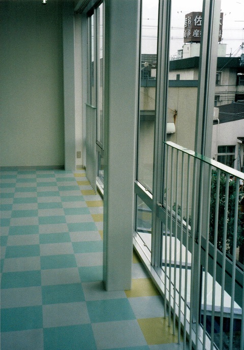 縦・横の連想アルミサッシ｜大阪の建築家・設計事務所：注文住宅の設計