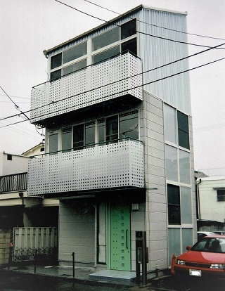 鉄骨構造の小さな家：アイデア住宅（狭小住宅）｜大阪の設計事務所・建築家：注文住宅の設計