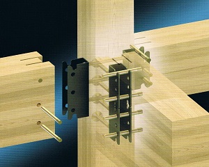耐震住宅：木造金物止め構法の柱～梁の接合部