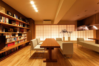 素材と照明で魅せる和モダンのマンションリフォーム｜注文住宅設計：大阪の建築家・設計事務所