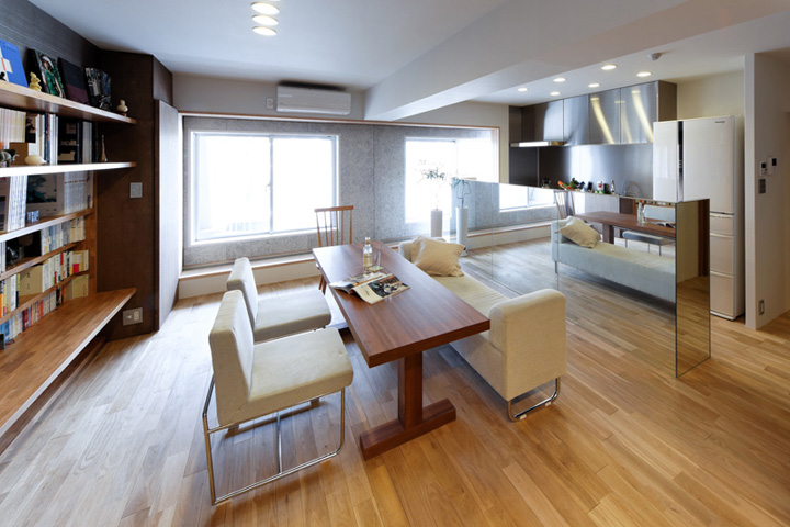 床：オーク材、無塗装(素地のまま)の住宅設計｜大阪の設計事務所・建築家：注文住宅の設計